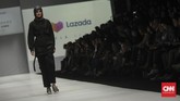 FOTO: Style Space dan Kreasi Desainer Lokal di JFW 2020 Bekerja sama dengan LAZADA, desainer dan label Jenahara, Danjyo Hiyoji, dan Hattaco berbagi panggung dalam 'Style Space' di ajang Jakarta Fashion Week 2020.