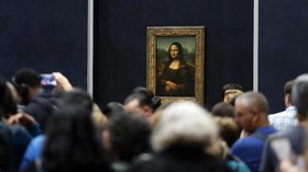 2 Aktivis Lingkungan Lempar Sup Kalengan ke Lukisan Mona Lisa