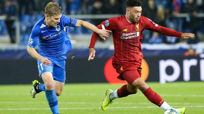 Alex Oxlade-Chamberlain disebut telah berdamai dengan pelatih Jurgen Klopp selepas laga Liverpool vs Manchester United.