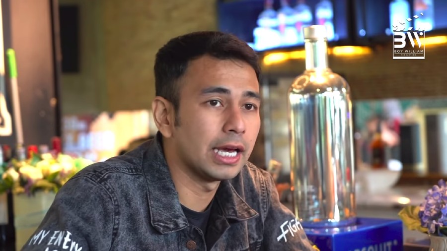 Raffi Ahmad selama ini dikenal sebagai salah satu artis terkaya Tanah Air. Penasaran berapa isi tabungan Raffi Ahmad sebenarnya?