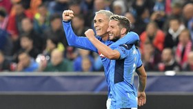 Mertens Patahkan Rekor Gol Maradona