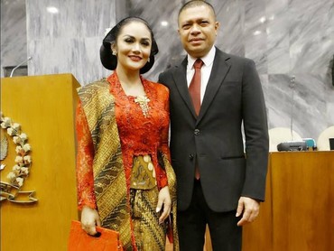 img-title Terpopuler: Penampakan Foto Artis Korea hingga Raul Lemos Sindir Seseorang