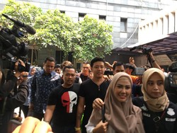 Hadapi Putusan Sela, Trio Ikan Asin Minta Doa
