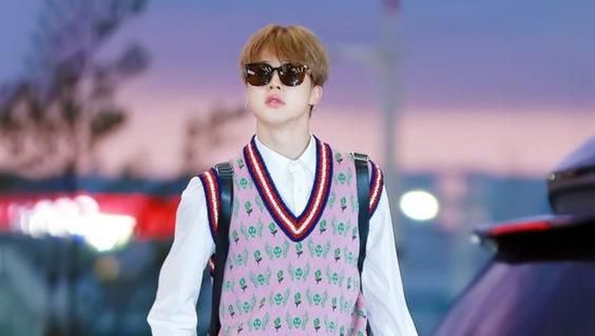 Beberapa potret Jimin BTS dengan gaya fashion yang buktikan dirinya seorang fashionista&period;