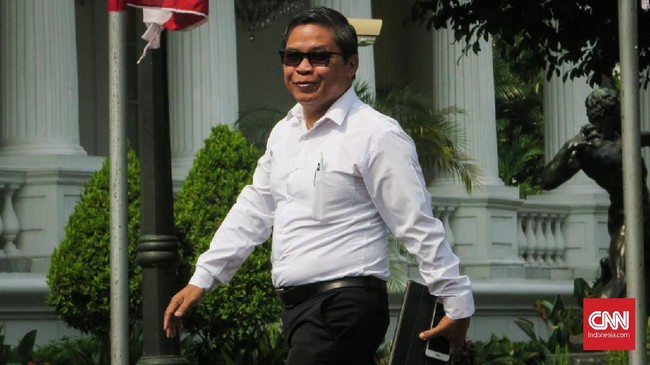 Deputi Badan Restorasi Gambut, Alue Dohong, menyatakan dirinya ditunjuk Joko Widodo untuk membantu Siti Nurbaya di Kementerian KLHK.