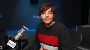 Louis Tomlinson Umumkan Tanggal Tur Konser Dunia 2022