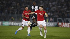 Diejek Lupa Jadi Kapten MU, Maguire Berkelit