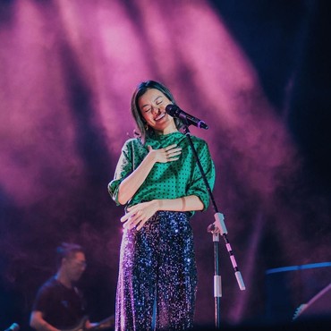 Lirik Lagu Kala Senja - Eva Celia