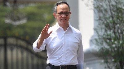 Wamenlu Klaim Sudah Kantongi Izin Jokowi Ikut Seleksi Bos OJK