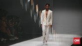FOTO : Ketika Pria Jadi Lebih Modis dalam Busana Fashionable THE FOLIO menampilkan koleksi busana pria dengan karya kolaborasi dari Ai Syarif 1965, Wilsen Willim, XY by Mel Ahyar, SWANK di JFW 2020.