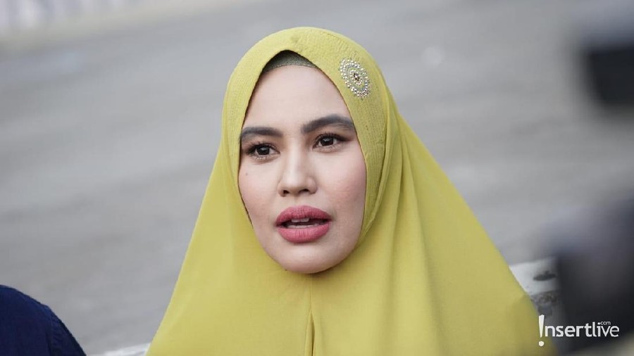 Kartika Putri dan Habib Usman bin Yahya