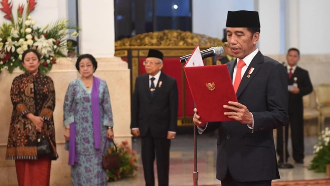 Berdasarkan hasil survei Poltracking Indonesia, 59,3 persen responden menyetujui perombakan kabinet alias reshuffle Kabinet Indonesia Maju (KIM).