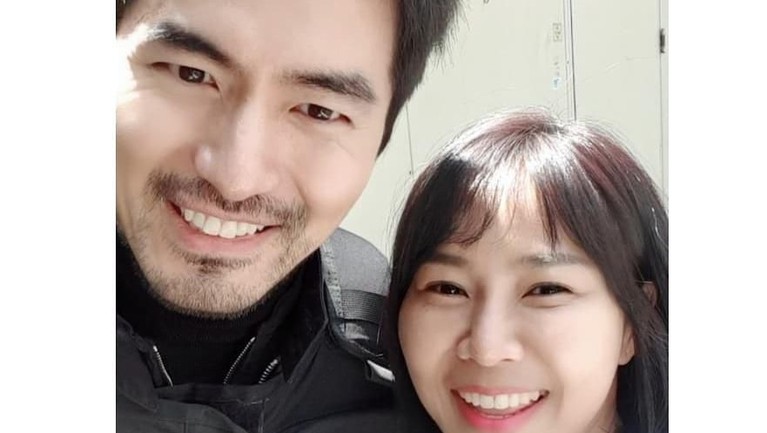 5 Foto Kedekatan Yannie Kim dengan Artis Top Korea yang Bikin Iri Yannie Kim adalah wanita Indonesia yang sering tampil di sejumlah drama Korea. Ia sering beradu akting dengan aktor dan aktris terkenal.