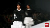 FOTO : Ketika Pria Jadi Lebih Modis dalam Busana Fashionable THE FOLIO menampilkan koleksi busana pria dengan karya kolaborasi dari Ai Syarif 1965, Wilsen Willim, XY by Mel Ahyar, SWANK di JFW 2020.