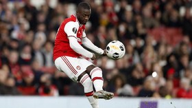 FOTO: Tendangan Bebas 'Ajaib' Pepe Bawa Arsenal Menang