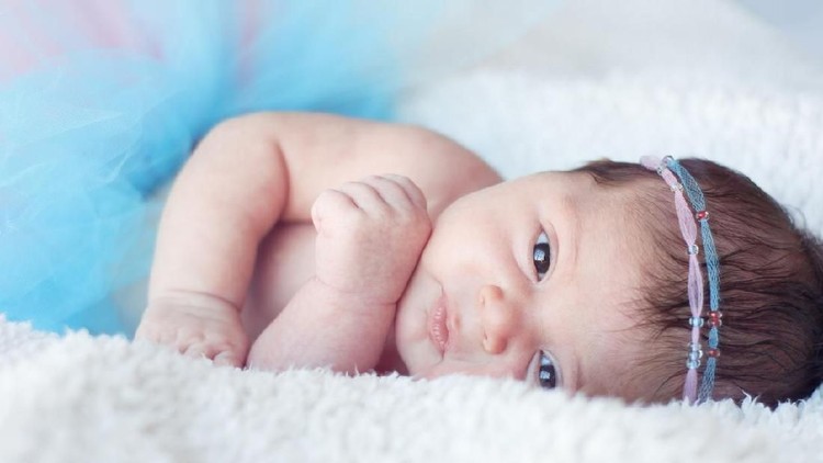 Sedang mencari ide nama anak? Bunda intip yuk deretan nama bayi perempuan dengan makna populer ini.