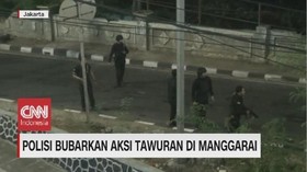VIDEO: Polisi Bubarkan Aksi Tawuran di Manggarai