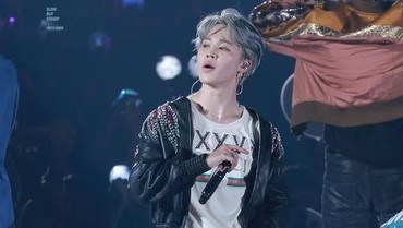 Bikin Gemas, Jaket Jimin BTS Nyangkut Saat Tampil di New York