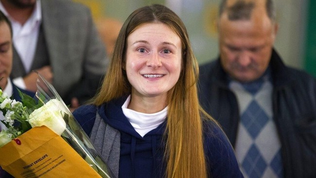 Warga Rusia terpidana kasus mata-mata, Maria Butina, dibebaskan dari Amerika Serikat dan langsung dideportasi ke negara asal.
