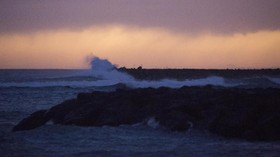 Kontes Surfing Terlalu Sering, Warga Hawaii Mengeluh