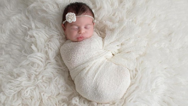 30 Inspirasi Nama Bayi Perempuan Islami Berawalan Fa Bunda ingin memberi anak dengan nama bayi bernuansa Islami, namun belum juga menemukan nama yang cocok untuknya? HaiBunda punya 30 refrensi nama bayi nih.