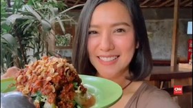 VLOG: Mencicipi Serombotan Khas Bali