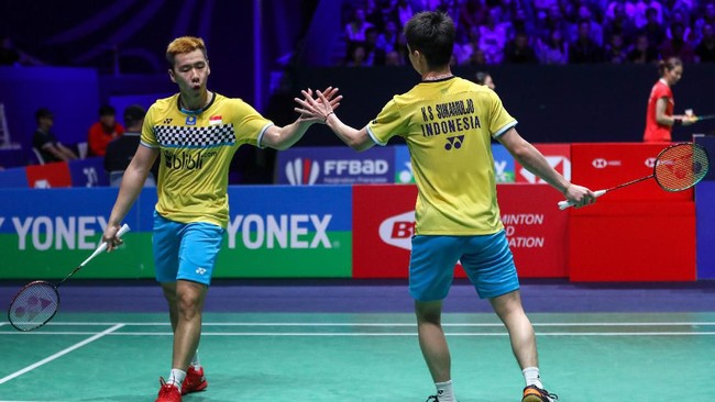 Indonesia punya peluang merebut tiga gelar di turnmFrench Open setelah meloloskan tiga wakil ke babak final.