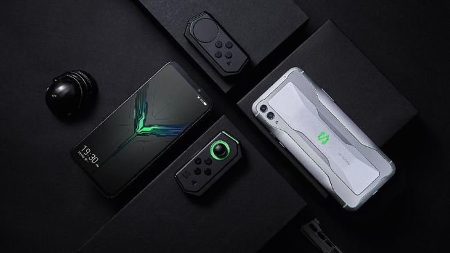Adu Spesifikasi HP Gim Xiaomi Black Shark 2 Pro vs Asus ROG 2 Xiaomi baru saja meluncurkan Black Shark 2 Pro, lantas bagaimana jika spesifikasi ponsel ini diadu dengan Asus ROG 2?