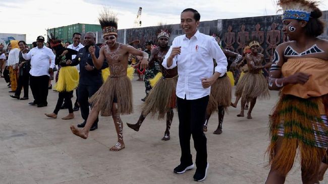 Pemerintahan Jokowi mengklaim menggunakan pendekatan kesejahteraan untuk membangun Papua dan Papua Barat.