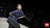 FOTO: Koleksi Busana 'Gila' dan Tak Biasa di JFW 2020 Indonesia Fashion Forward (IFF) kembali mewarnai ajang Jakarta Fashion Week (JFW) 2020. Deretan busana 'gila' dan tak biasa melenggang di atas panggung.