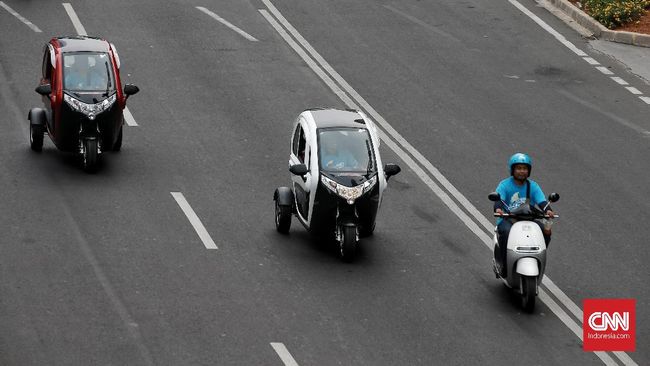 Pemerintah Ajak APM Soal Konversi Motor Bensin ke Listrik Pemerintah punya pemikiran untuk memanfaatkan bengkel resmi dalam urusan konversi sepeda motor dari mesin pembakaran dalam ke penggerak murni listrik.