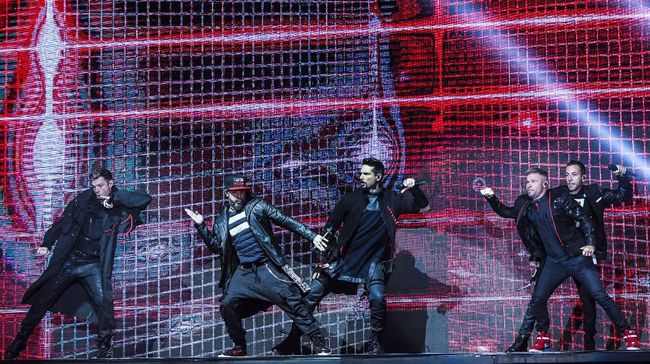 Boyband asal AS, Backstreet Boys menyajikan lebih dari sekadar konser nostalgia di Jakarta, Sabtu (26/10) dalam durasi dua jam, membawakan puluhan lagu.