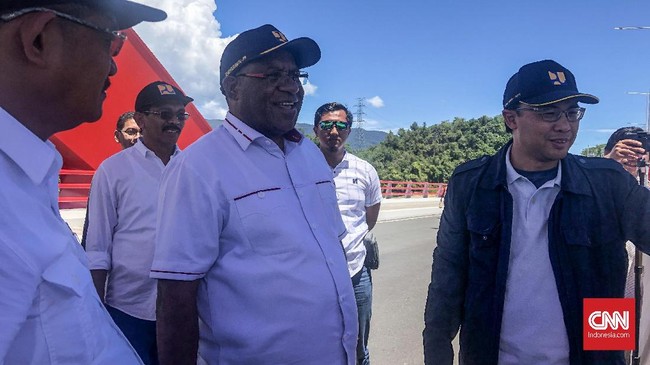 Wamen PUPR Wempi Wetimpo meminta agar oknum penyerang pegawai PUPR di Papua tidak menghambat pembangunan di Papua.