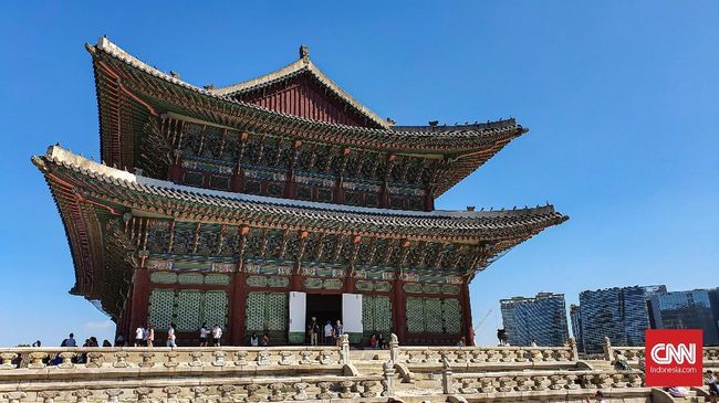 Per hari ini, Korea Selatan resmi menghapus tes PCR Covid-19 untuk wisatawan yang masuk ke negara tersebut.