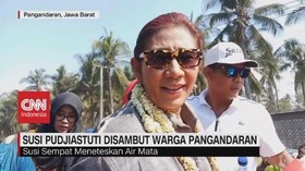 VIDEO: Susi Pudjiastuti Pulang Kampung, Disambut Ribuan Warga