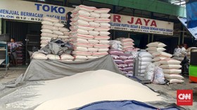 Harga Beras di Pasar Induk Cipinang Naik Gara-gara Bansos