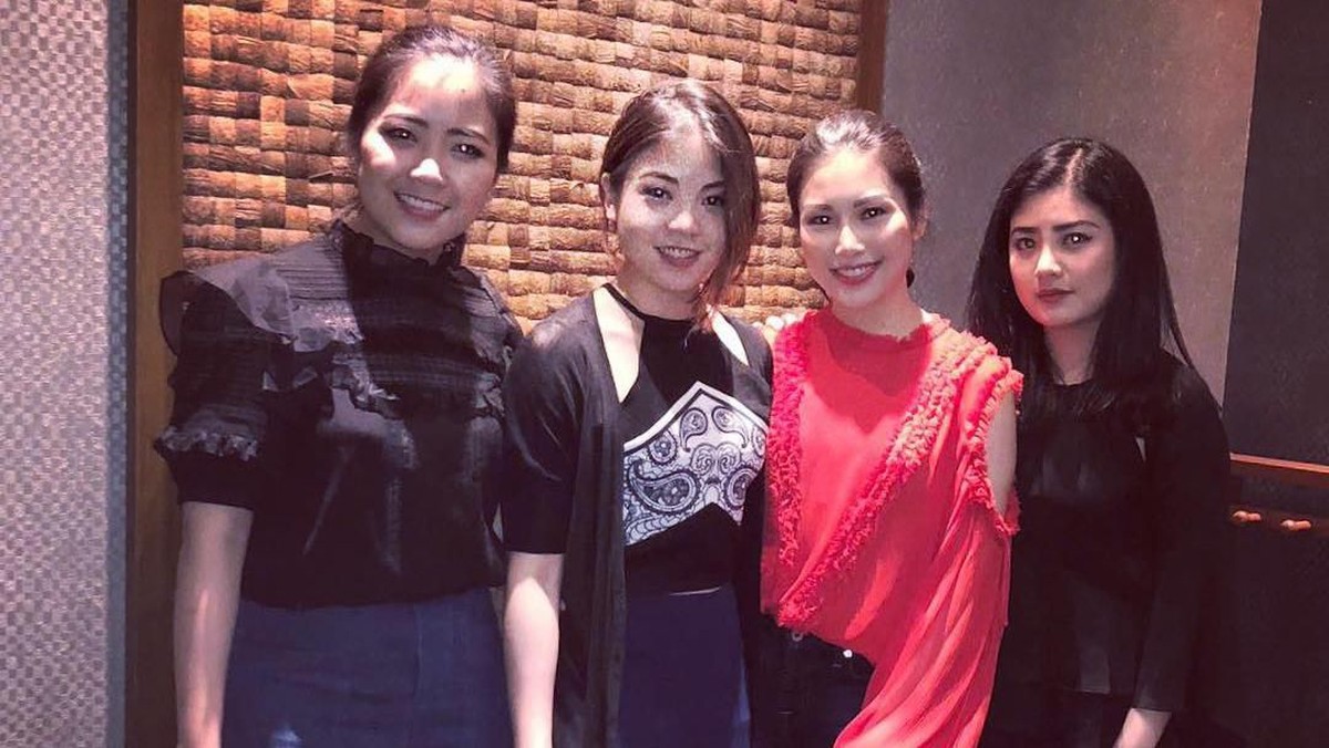 Angela Tanoesoedibjo jadi viral karena dilantik sebagai Wakil Menteri Pariwisata dan Ekonomi Kreatif&period; Berikut kekompakan Angela dan tiga adiknya yang cantik&period;