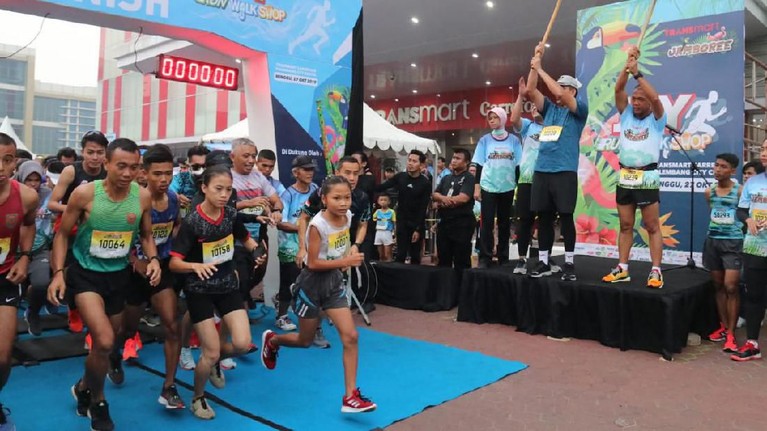 Ini dia potret keseruan acara Joy: Run Walk Shop bersama Transmart Padang.