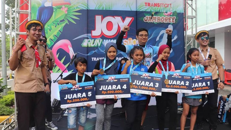 Ini dia potret keseruan acara Joy: Run Walk Shop bersama Transmart Padang.