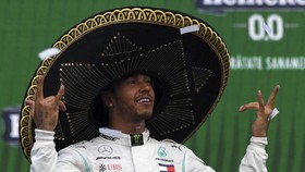 Lewis Hamilton Ungkap Alasan Batal Main di Sekuel 'Top Gun'