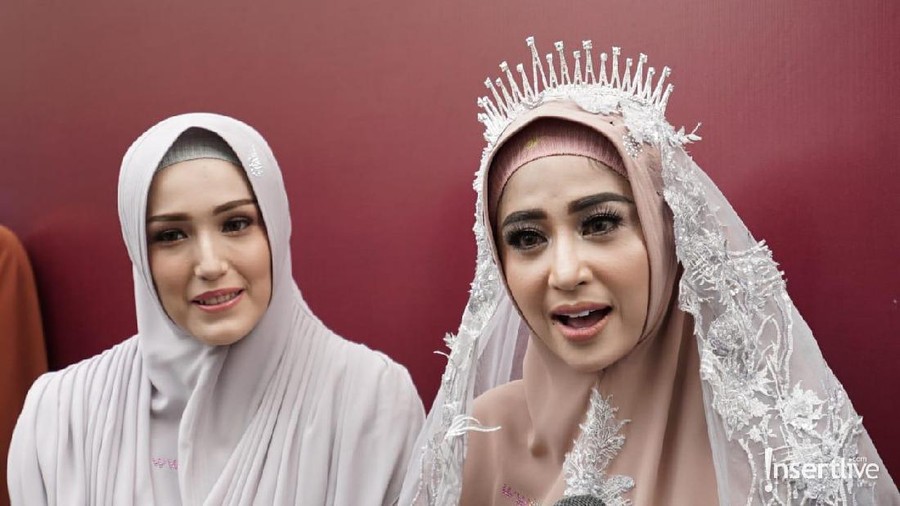 3. Tak Percaya Mistis Beberapa fakta tentang teror jendela rumah Dewi Perssik yang pecah hingga tak ada yang tahu penyebabnya.