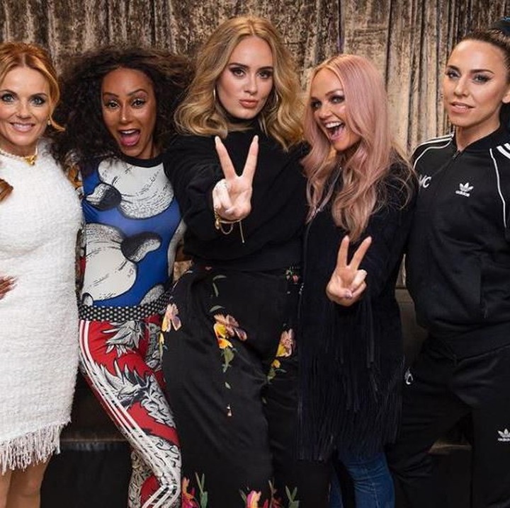 <p>Baru-baru ini, penggemar Adele dikejutkan dengan foto perubahan tubuh Adele ketika ia mendatangi konser grup Spice Girls. Wow, Adele pun terlihat makin bersinar. (Foto: Instagram @spicegirls)</p>