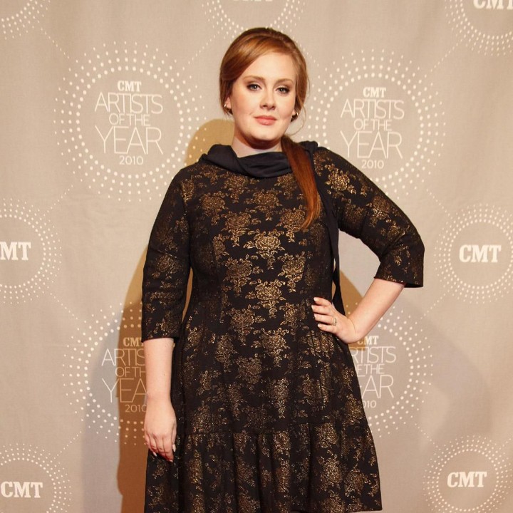 <p>Dari tahun ke tahun, bentuk tubuh Adele memang semakin bagus. Bahkan, Adele yang dikenal selalu berkostum gelap mulai percaya diri mengenakan warna-warna neon menyala. (Foto: Not to Love)</p>