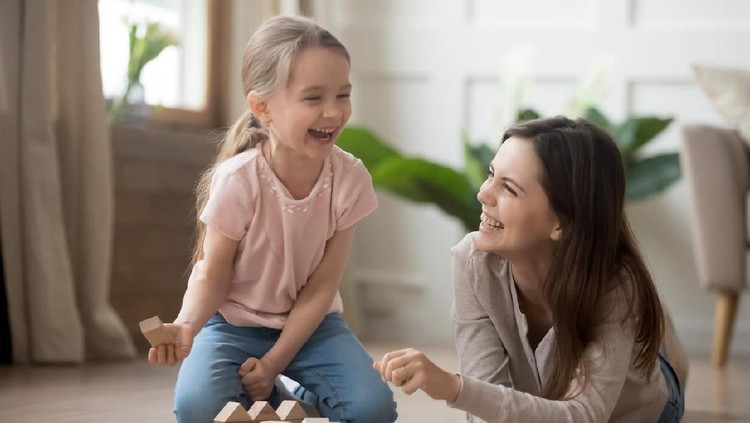 Setiap orang tua tidak bisa memastikan, apakah sudah benar dalam mengasuh anaknya. Nasihat parenting agar membesarkan anak dengan 'sempurna' kadang tidak tepat.