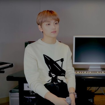 Nyanyi 'Cinta Luar Biasa' Doyoung-Haechan NCT 127 Bikin Fans Klepek-klepek