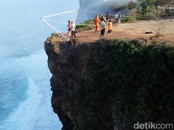 Bule Jatuh dari Tebing Pecatu Bali, Tim SAR Menyisir