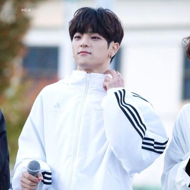 Kontroversi Agensi Woojin Eks Stray Kids, Fans Pertanyakan Keasliannya