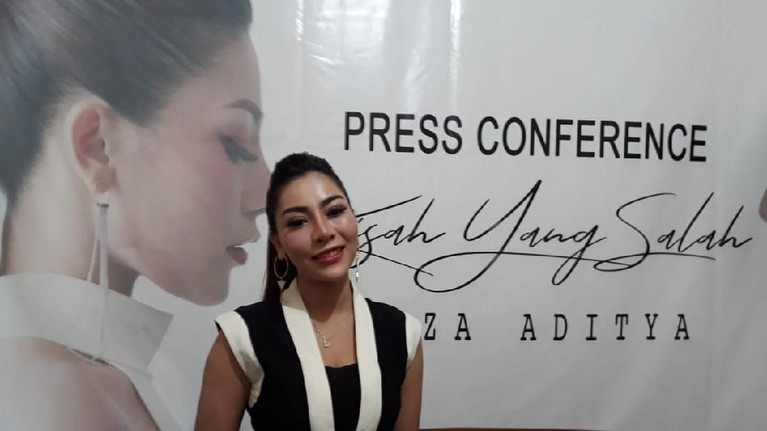 Intip sosok Liza Aditya yang terjerat skandal dengan Atta Halilintar melalui beberapa potret cantik berikut ini:
