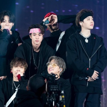 Berteman Baik, 8 Artis Ini Hadir Ramaikan Konser Final BTS
