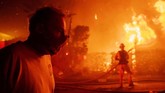 FOTO : Kebakaran Hutan Ancam Wilayah Elite California Kebakaran hutan dan lahan di California terus meluas. Api terus bergerak akibat angin kencang ke pemukiman elite dekat Los Angeles.